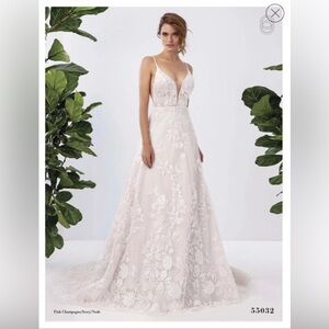 Justin Alexander Wedding Dress. Size 14, fitted to approx size 8-10US, 36E bust